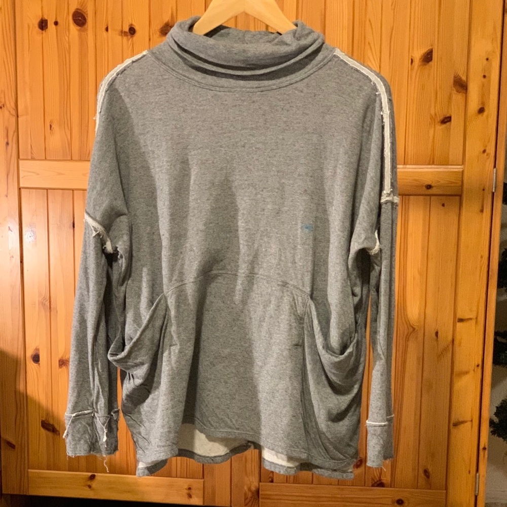 Free free people flowy long-sleeved turtle neck!!